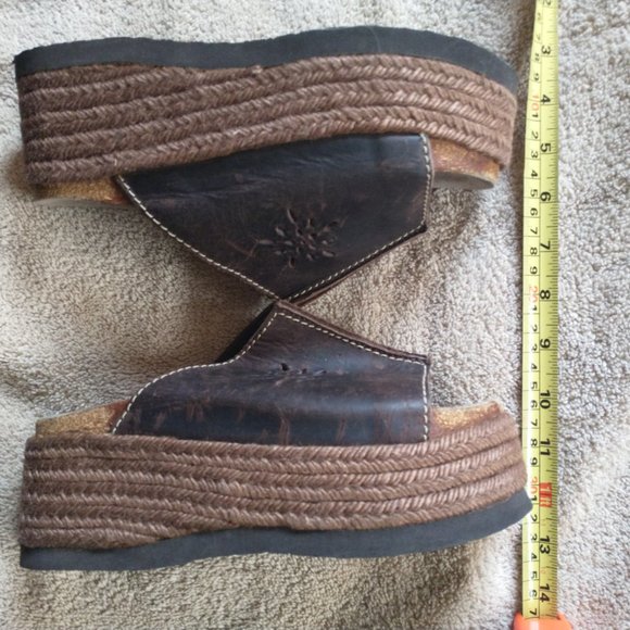 Sandals, Ridge Stone - Picture 3 of 8